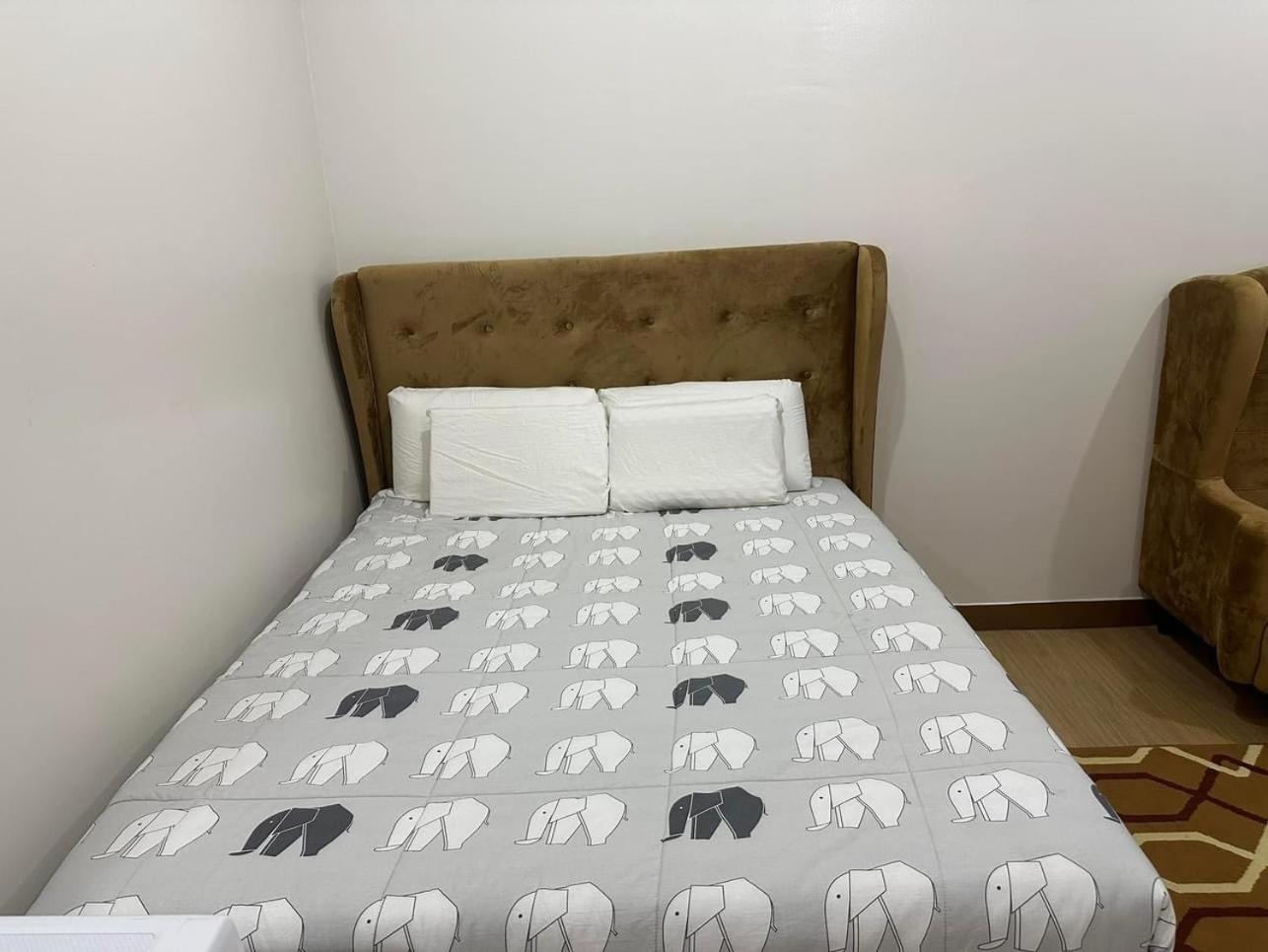 Starlight Suites Trece Martires Buitenkant foto