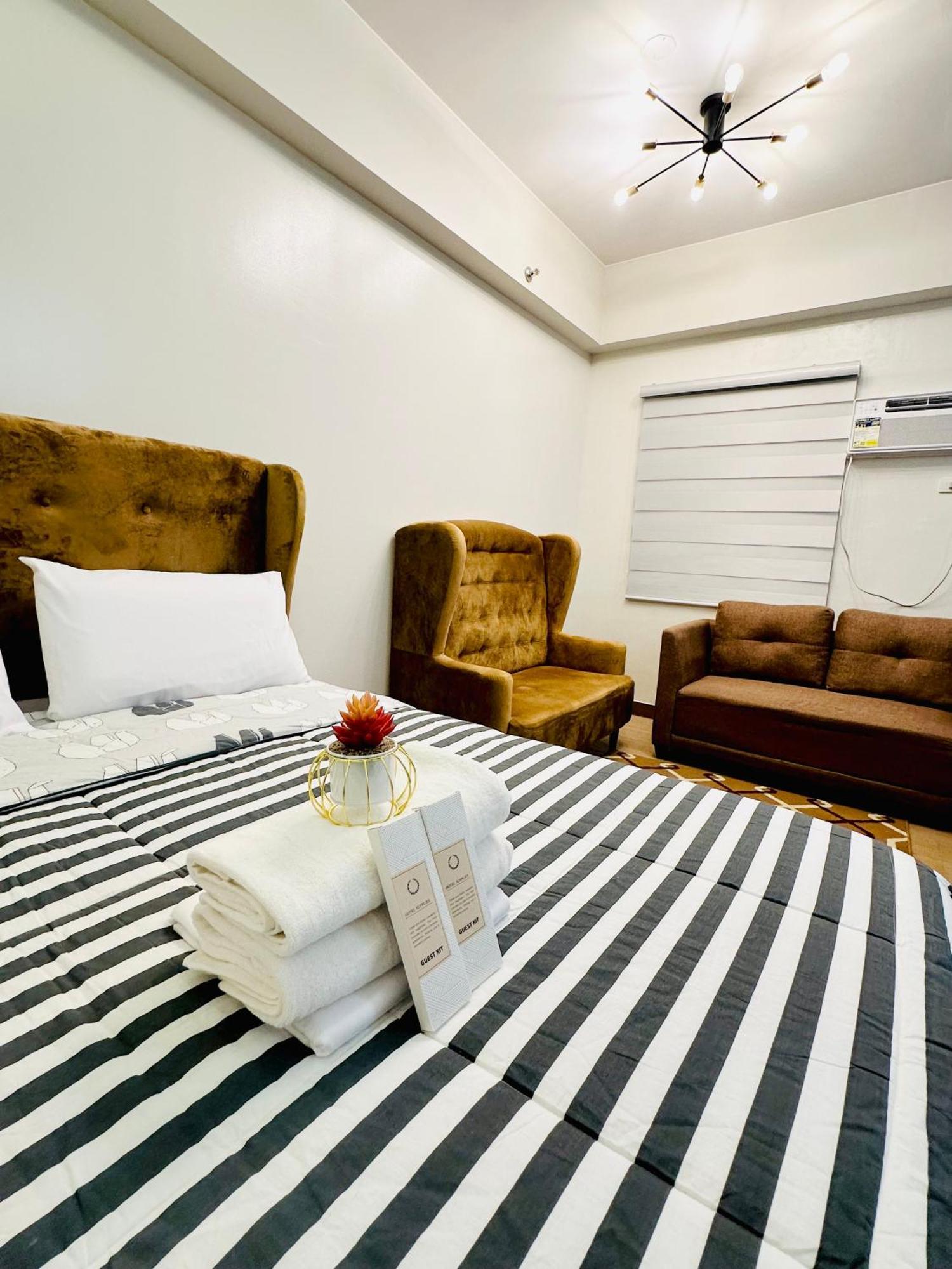 Starlight Suites Trece Martires Buitenkant foto