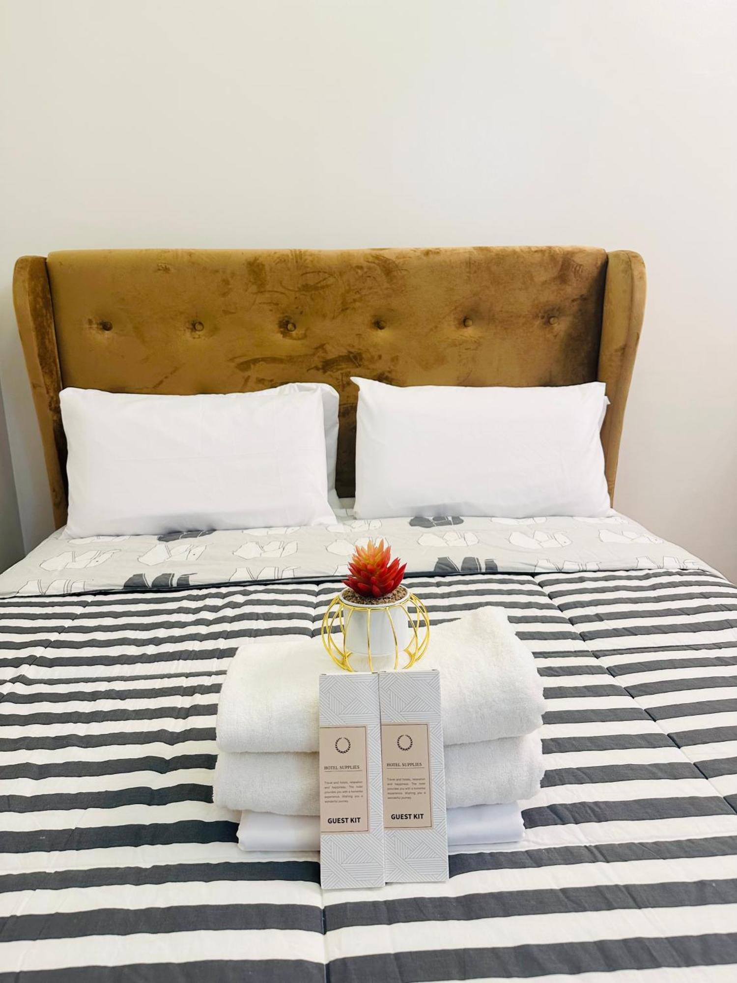 Starlight Suites Trece Martires Buitenkant foto