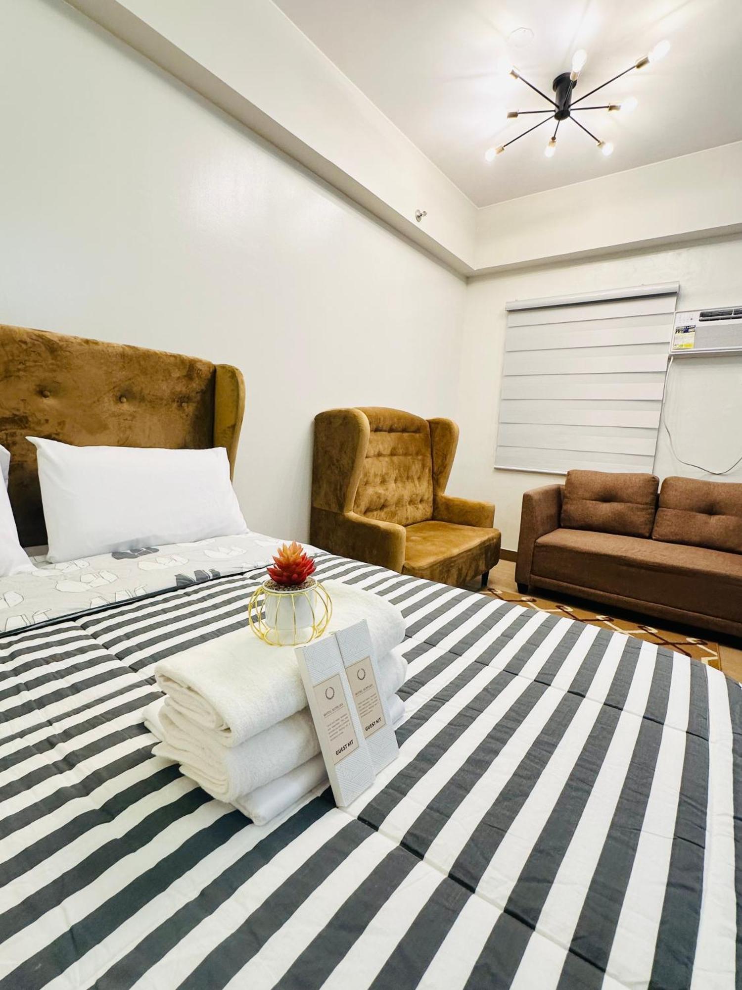 Starlight Suites Trece Martires Buitenkant foto