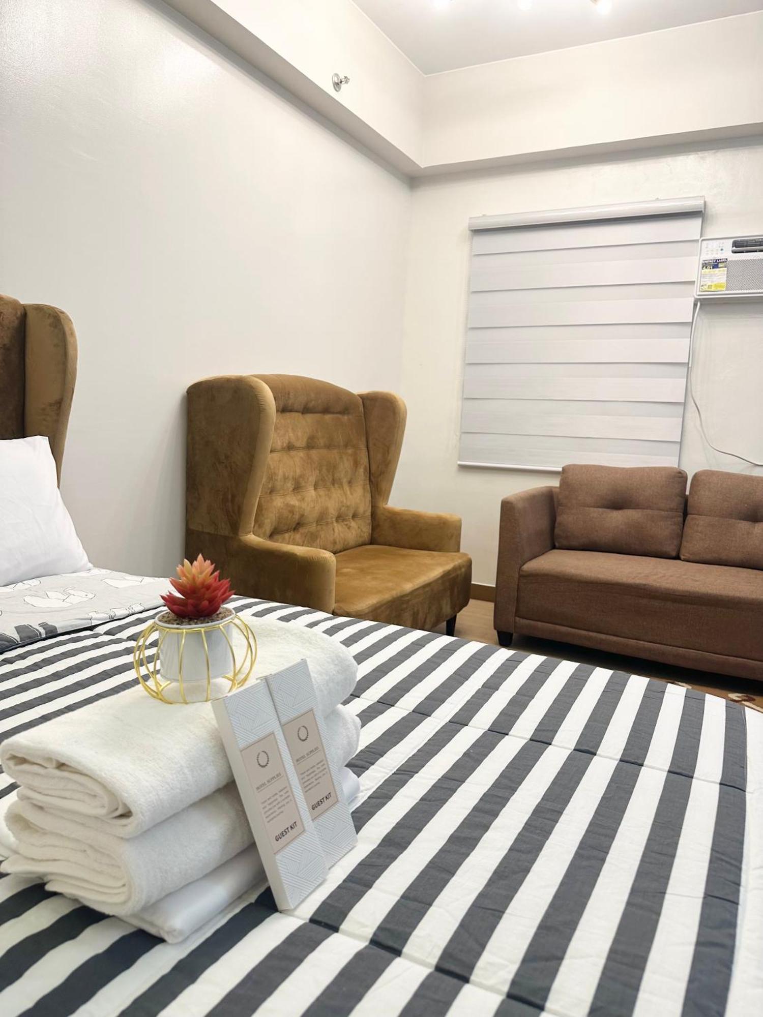 Starlight Suites Trece Martires Buitenkant foto