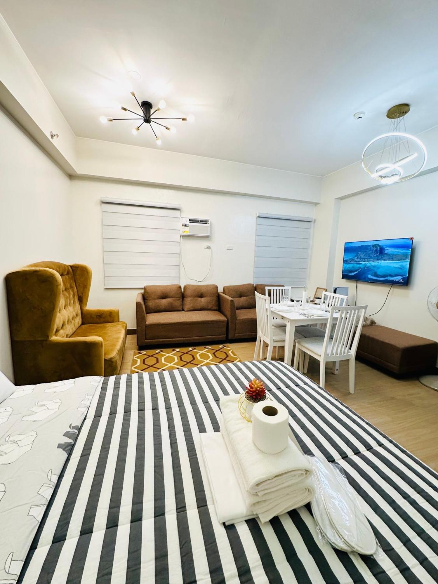 Starlight Suites Trece Martires Buitenkant foto