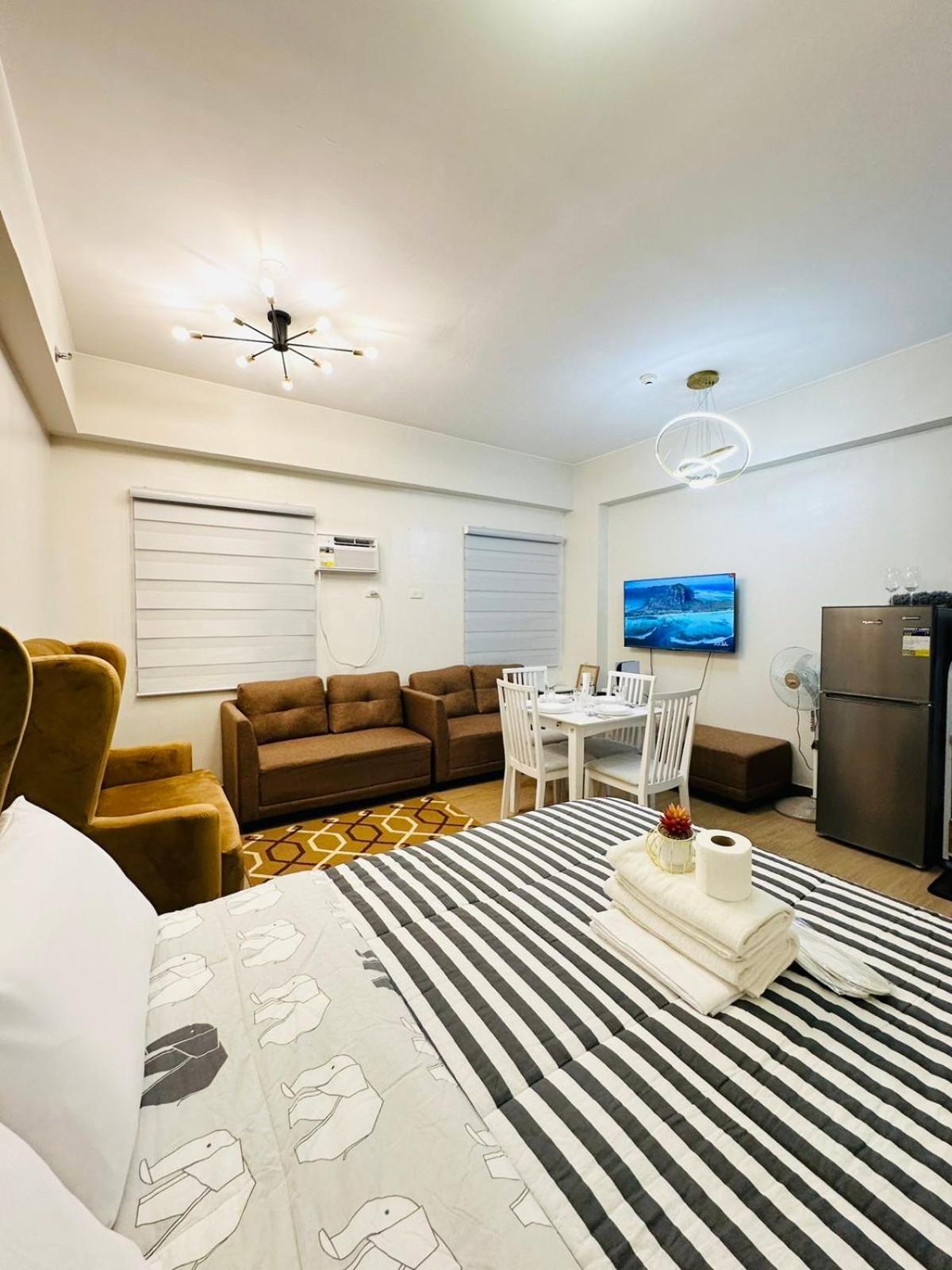 Starlight Suites Trece Martires Buitenkant foto