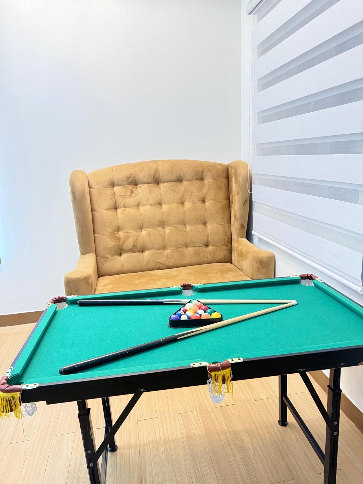 Starlight Suites Trece Martires Buitenkant foto
